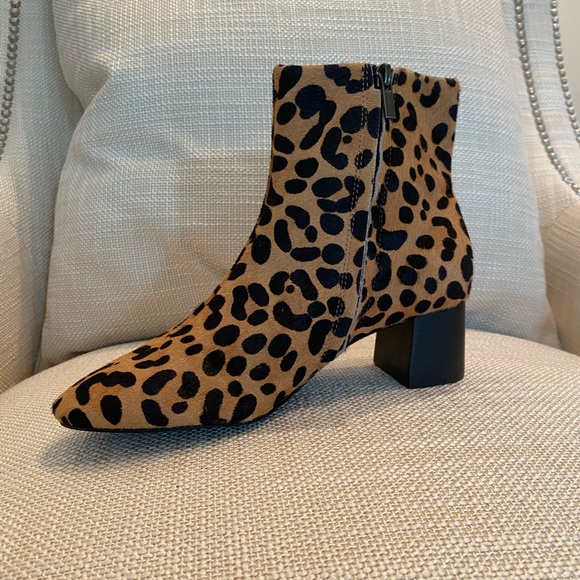 Violeta Womens Ankle Boots w Cheetah Cowhide / Side Zipper/Medium Heel /Size 8 - Picture 2 of 11
